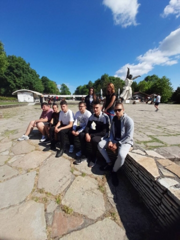 IMG-177d5d3c624458c8362e8531fc8507c8-V